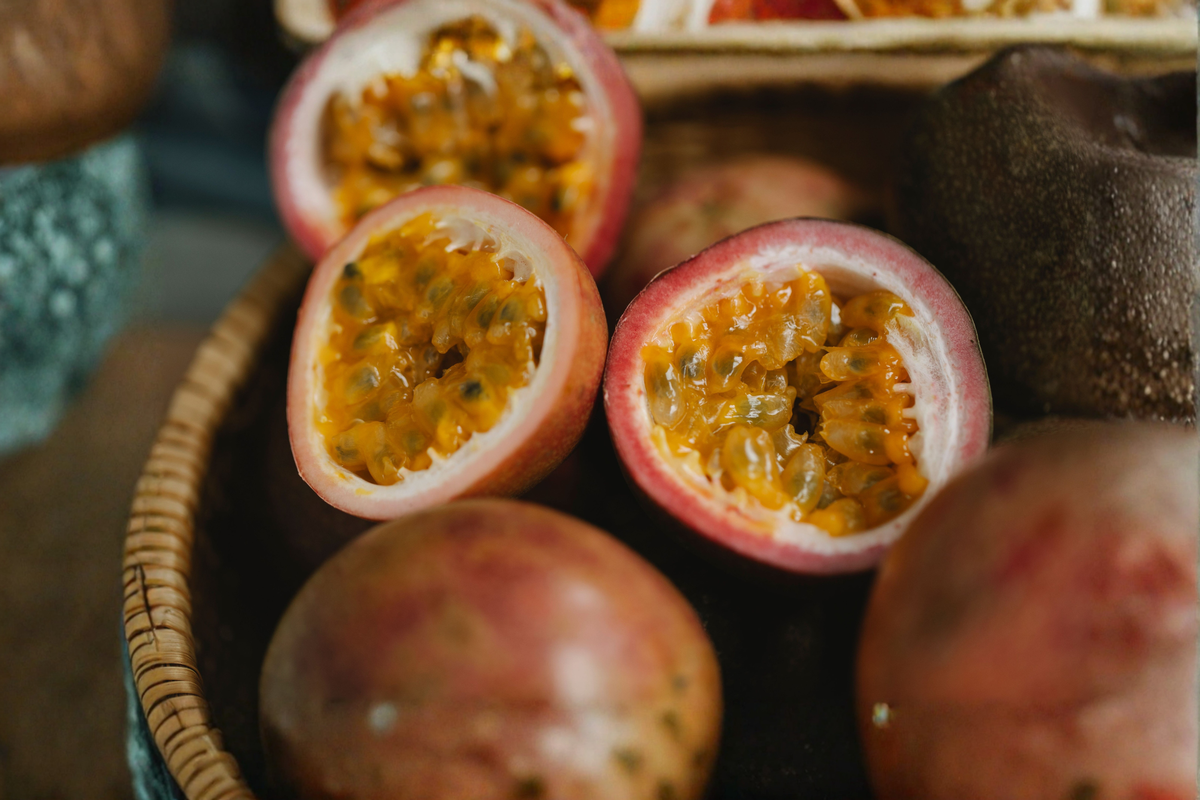 Passion Fruit Live Plants Set of 4 Starter Plants – Passiflora