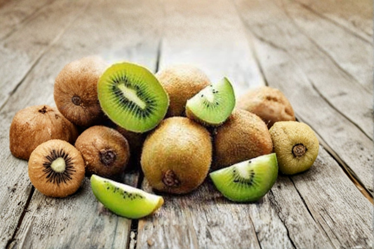 Dwarf Kiwi Bonsai Seeds - Actinidia deliciosa, 120 Seeds for Indoor/Outdoor Bonsai & Container Growth